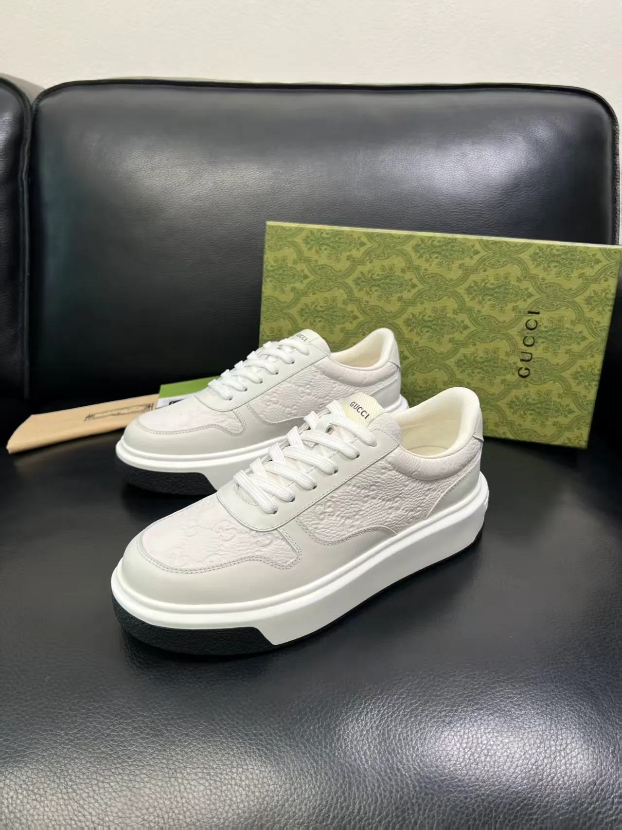 P460 new men's shoes GUCCI [Lightning] latest shoes are shipped. Original quality, fashionable, made of special materials, sheepskin lining, brand new packaging. The foot feels super comfortable and the workmanship is impeccable. Size: Male 38-45, No. 058